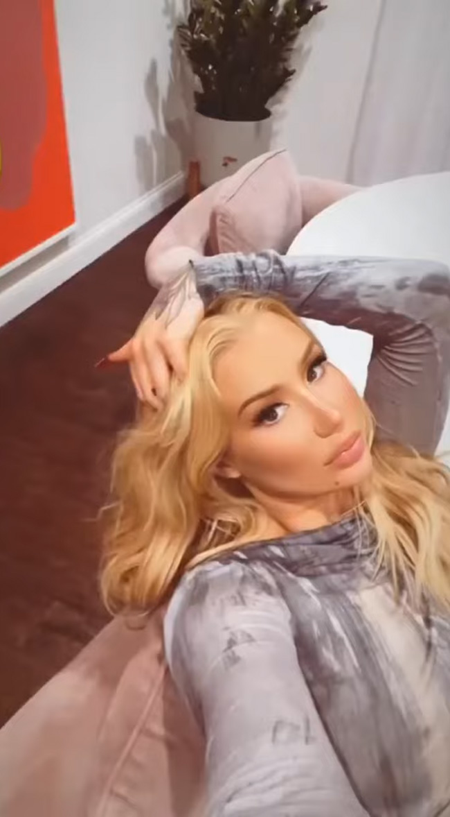 Iggy Azalea OnlyFans "Unapologetically Hot" Content Earns $300K in 24hrs